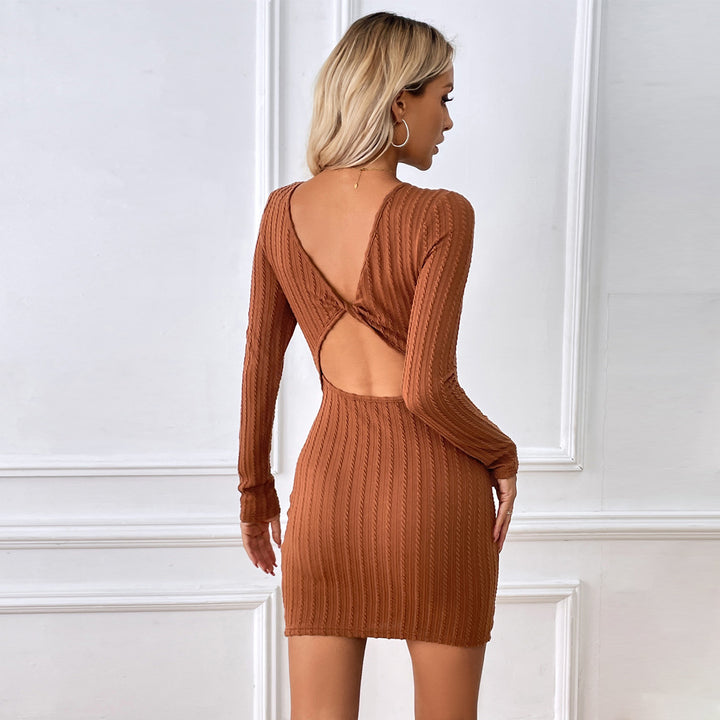 Robe mini tricotée élégante pour femmes avec des manches longues et un design en fines côtes Levoire