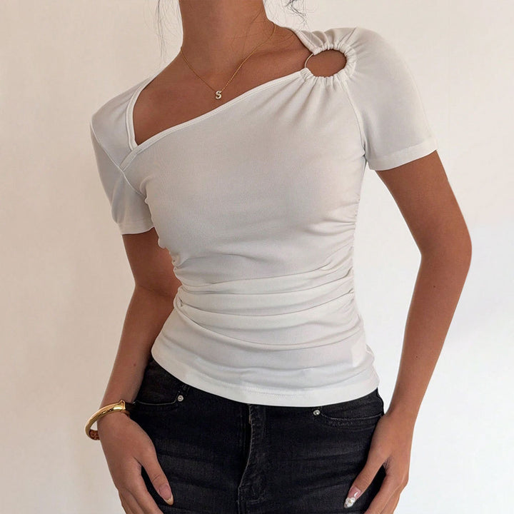 Chemise tendance à manches courtes pour femmes avec encolure asymétrique et fronces Levoire