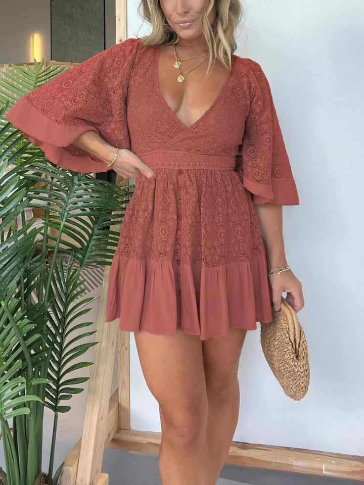 Levoire | Élégante Robe Mini En Dentelle Avec Décolleté En V Backsteinrouge