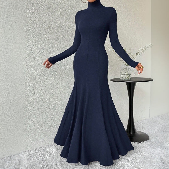 Robe maxi élégante pour femmes à manches longues avec un col haut et un ourlet fluide Levoire