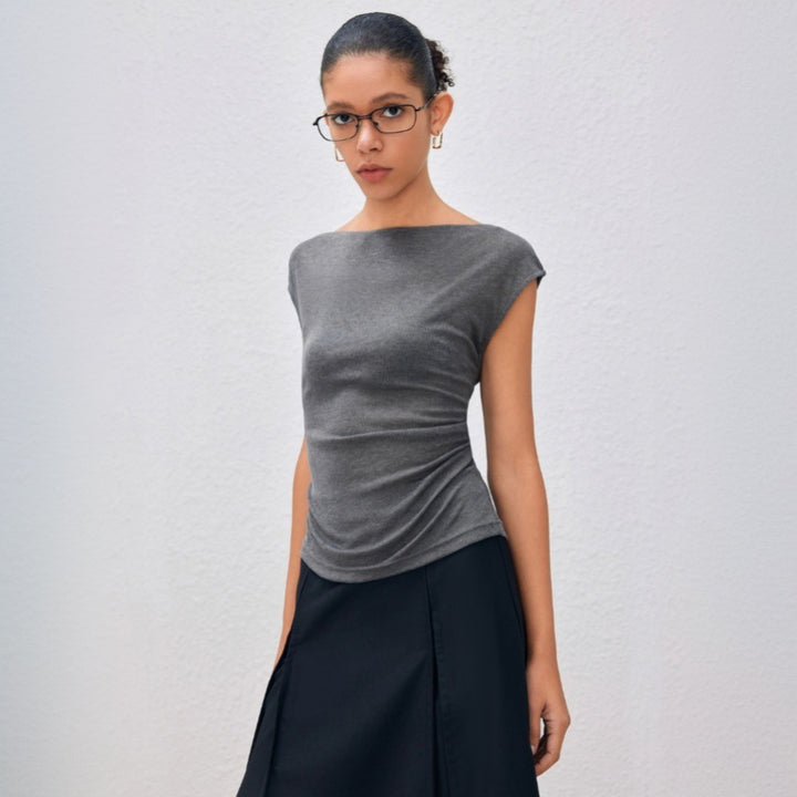 Haut élégant pour femmes avec un design drapé asymétrique Levoire