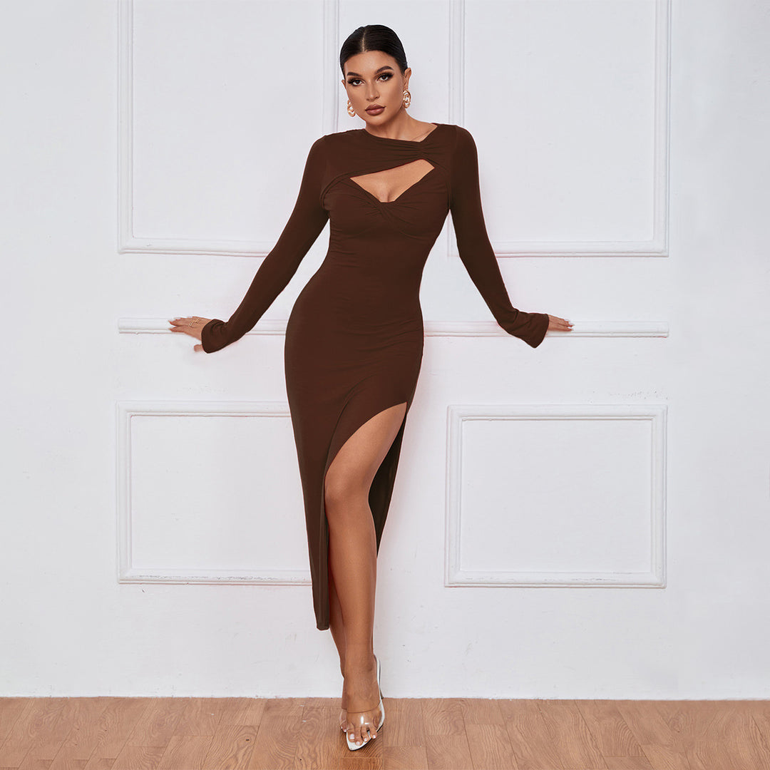 Robe élégante à manches longues pour femmes avec une découpe stylée et une fente haute Levoire