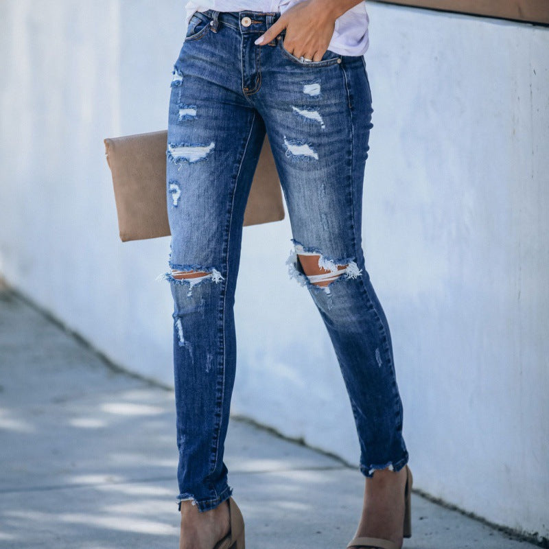 Jeans skinny pour femmes avec un look trendy détruit et une coupe ajustée Levoire