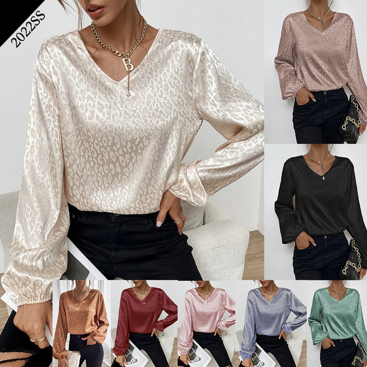 Blouse élégante pour femmes avec un col en V moderne et un motif orné Levoire
