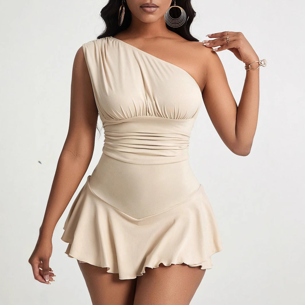 Robe mini asymétrique pour femmes avec un matériau doux et un design drapé élégant Levoire