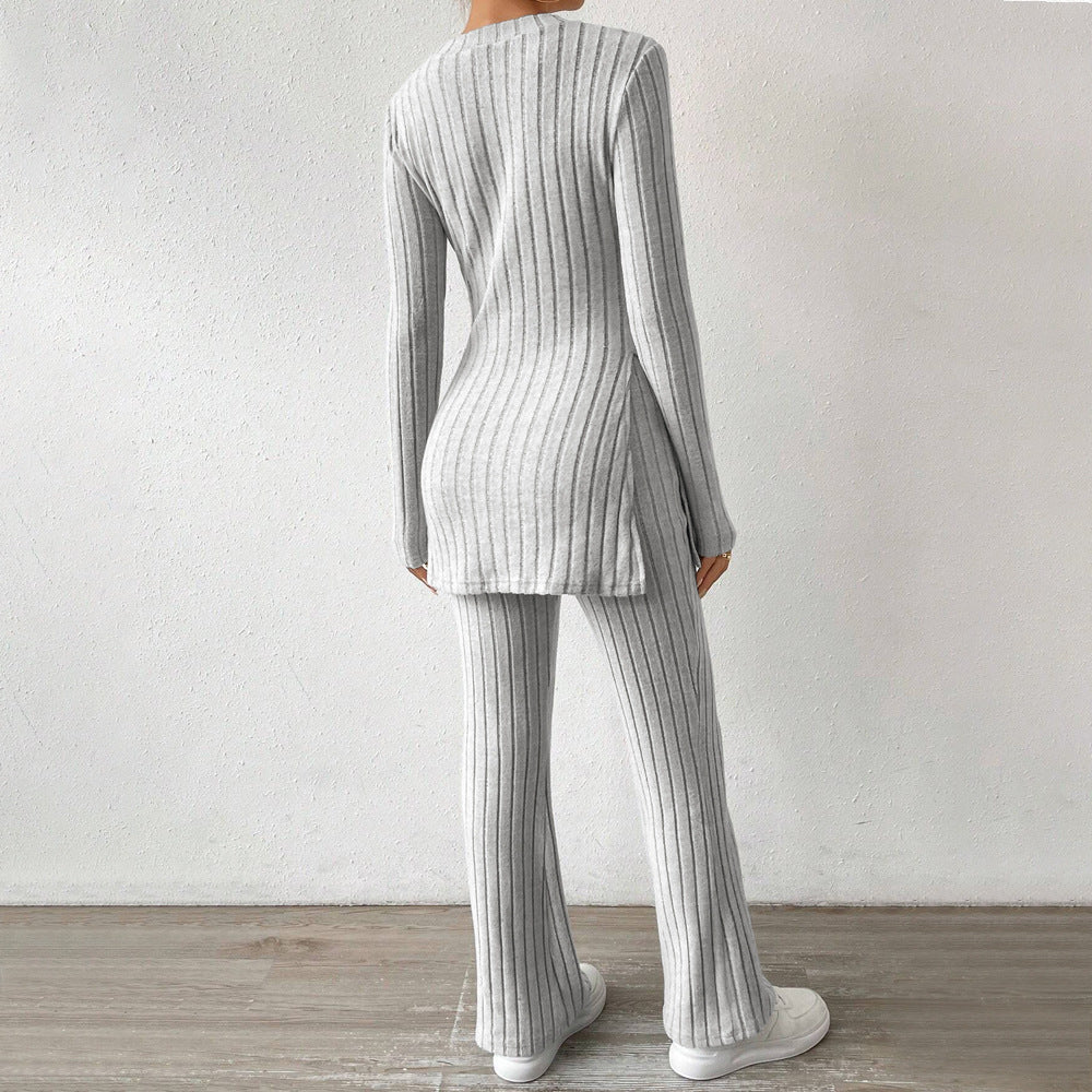 Costume tricot femme avec manches longues élégantes et coupe à la mode Levoire