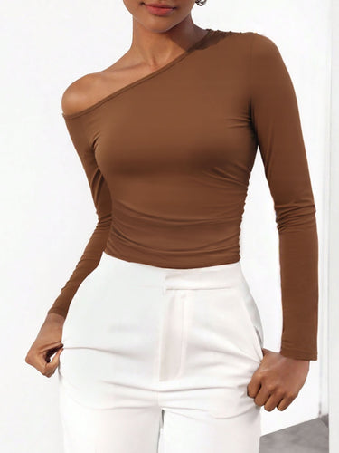 Chemise à manches longues asymétrique pour femmes avec un décolleté sophistiqué Levoire