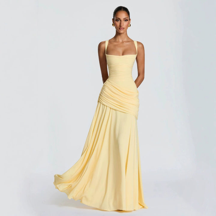 Robe fourreau pour femmes avec drapés raffinés Avriane