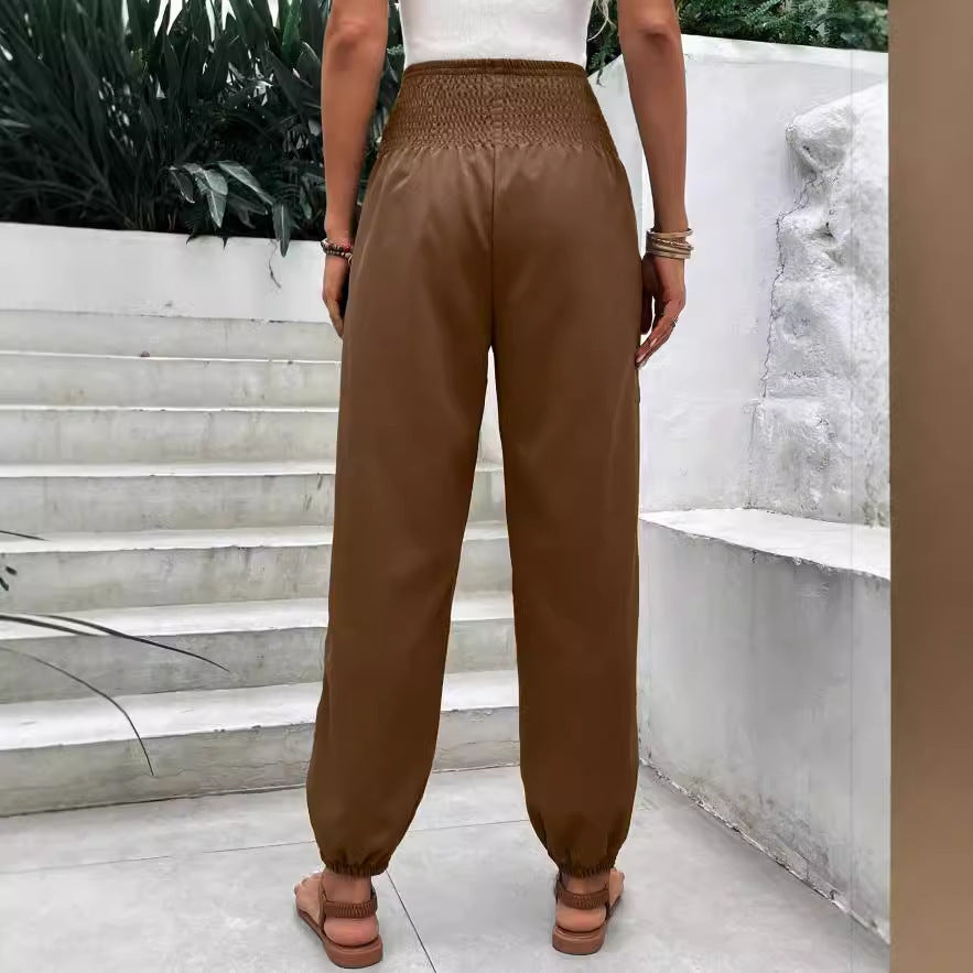 Pantalons de loisirs légers pour femmes avec une taille élastique et des poches latérales pratiques Levoire