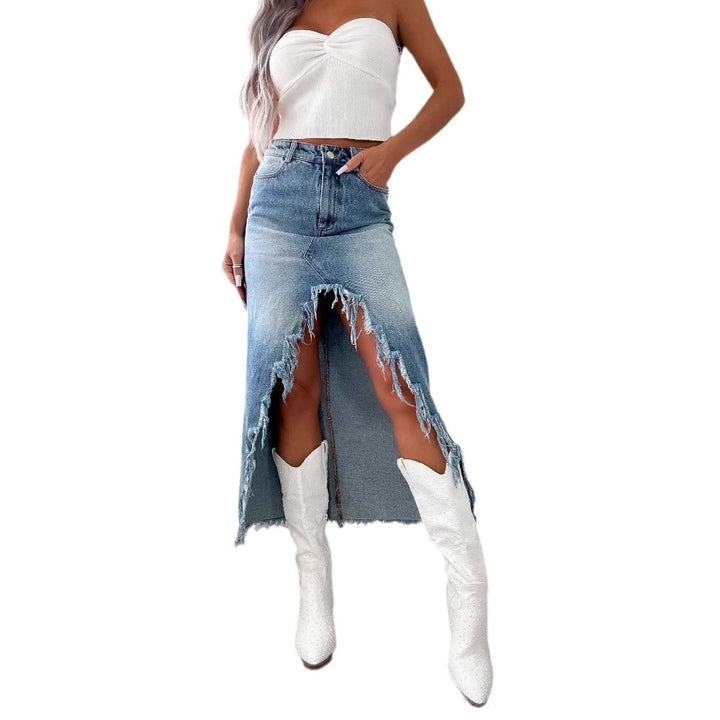 Jupe en denim pour femmes dans un style moderne à haute-bas avec des détails en franges Levoire