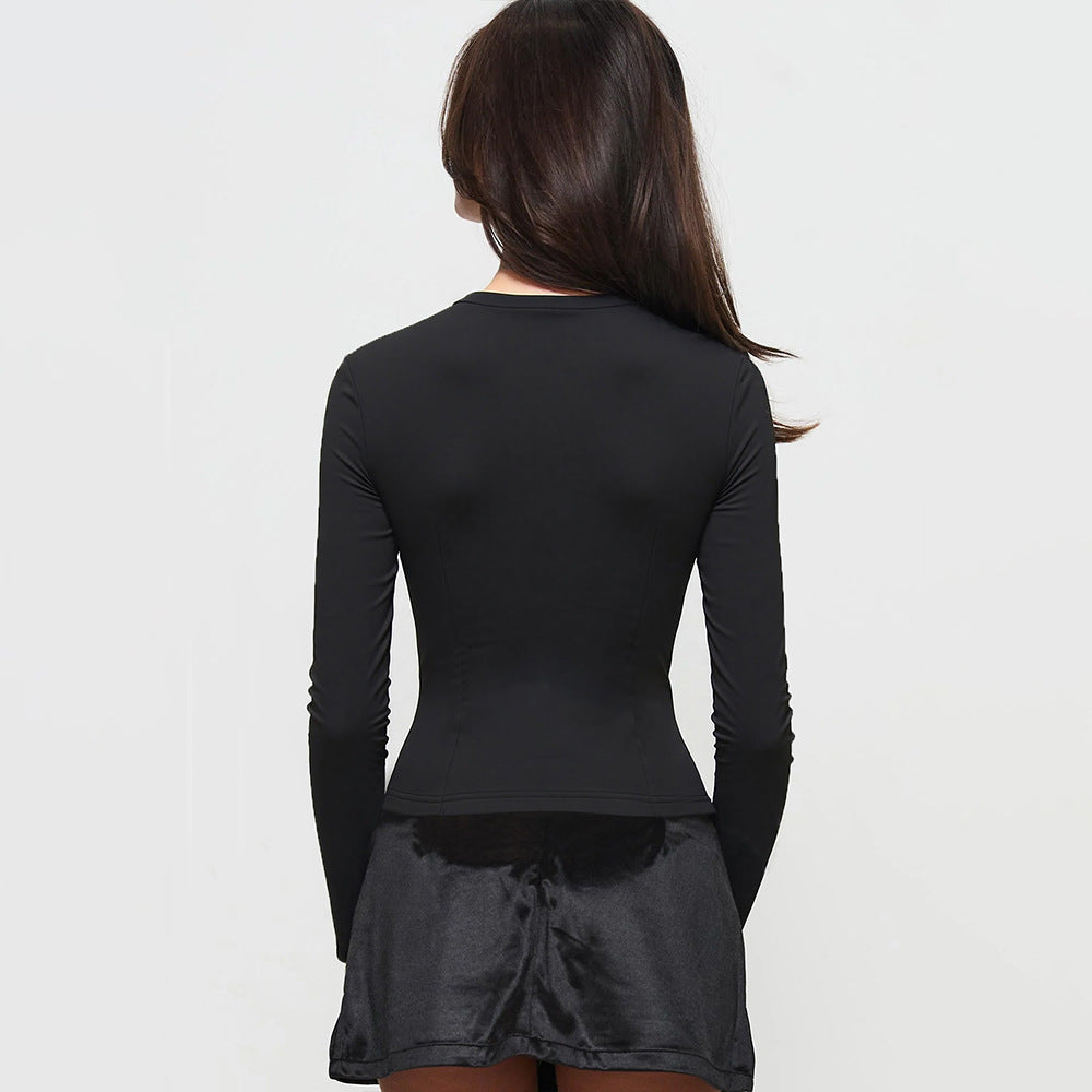 Top femme à manches longues avec encolure rectangulaire et détails de volants élégants Levoire