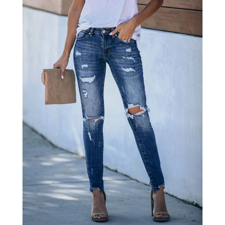 Jeans skinny pour femmes avec un look trendy détruit et une coupe ajustée Levoire