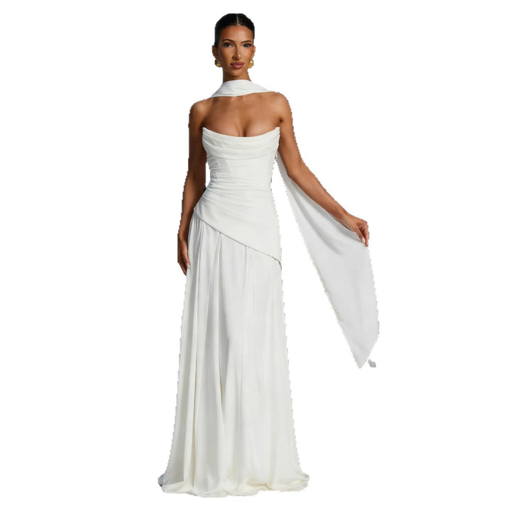 Robe de soirée élégante pour femmes avec un chic décolleté en cascade et une jupe volumineuse Levoire