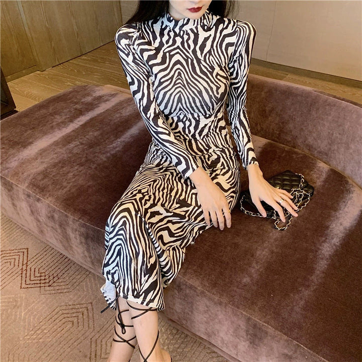 Levoire | Robe bodycon à imprimé zèbre accrocheur mettant en valeur les hanches
