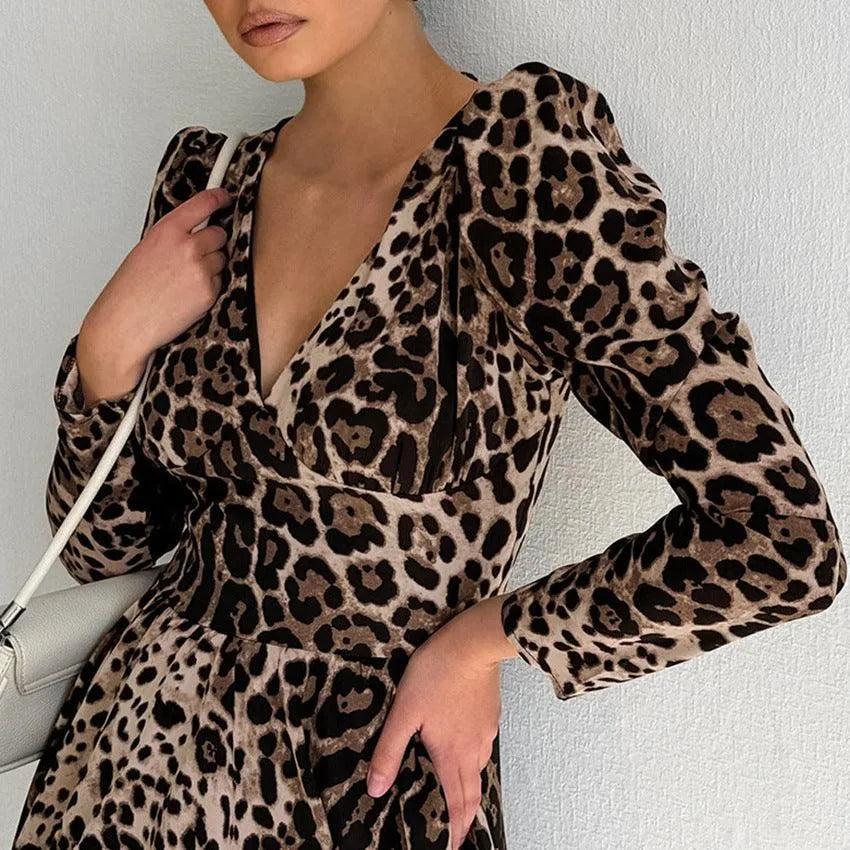 Levoire | Robe Slim Fit V décolleté léopard