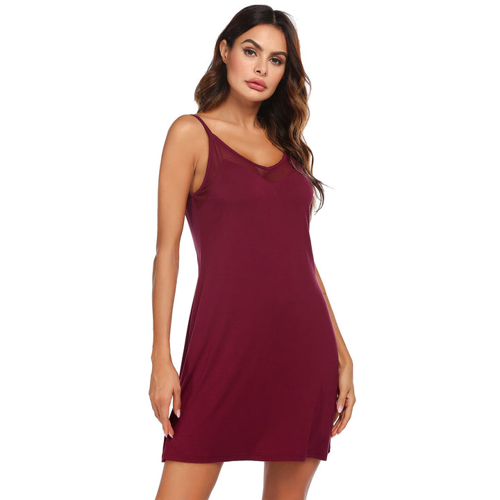 Levoire | Robe de nuit à bretelles spaghetti en soie Rouge vin