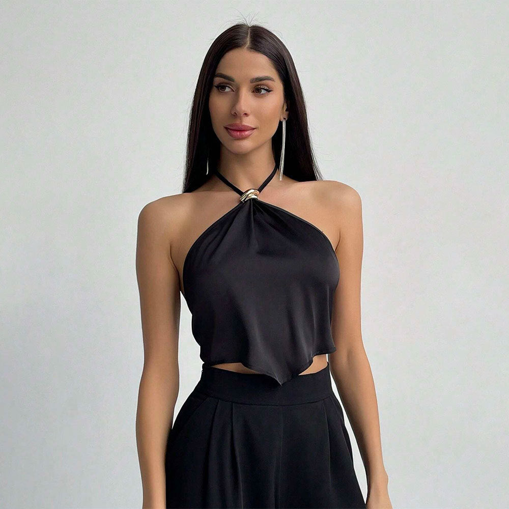 Haut élégant à encolure halter pour femmes avec tissu brillant et nœud décoratif Levoire
