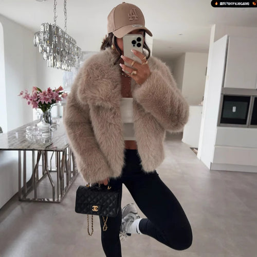 Veste en fourrure polaire pour femmes avec une coupe élégante et un intérieur doux Levoire