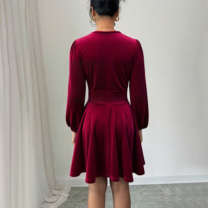 Robe à manches courtes pour femmes avec des manches bouffantes élégantes et un col en V Levoire