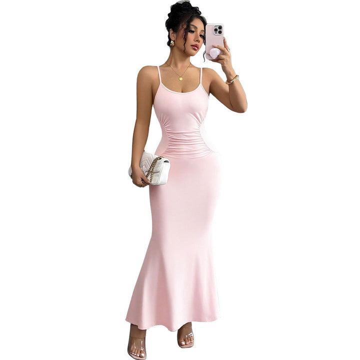 Robe maxi ajustée pour femme avec des bretelles spaghetti et un design drapé sophistiqué Levoire