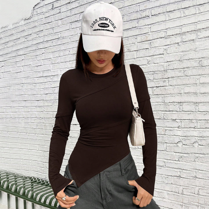 Chemise à manches longues ajustée pour femmes avec un design asymétrique et une coupe à la mode Levoire