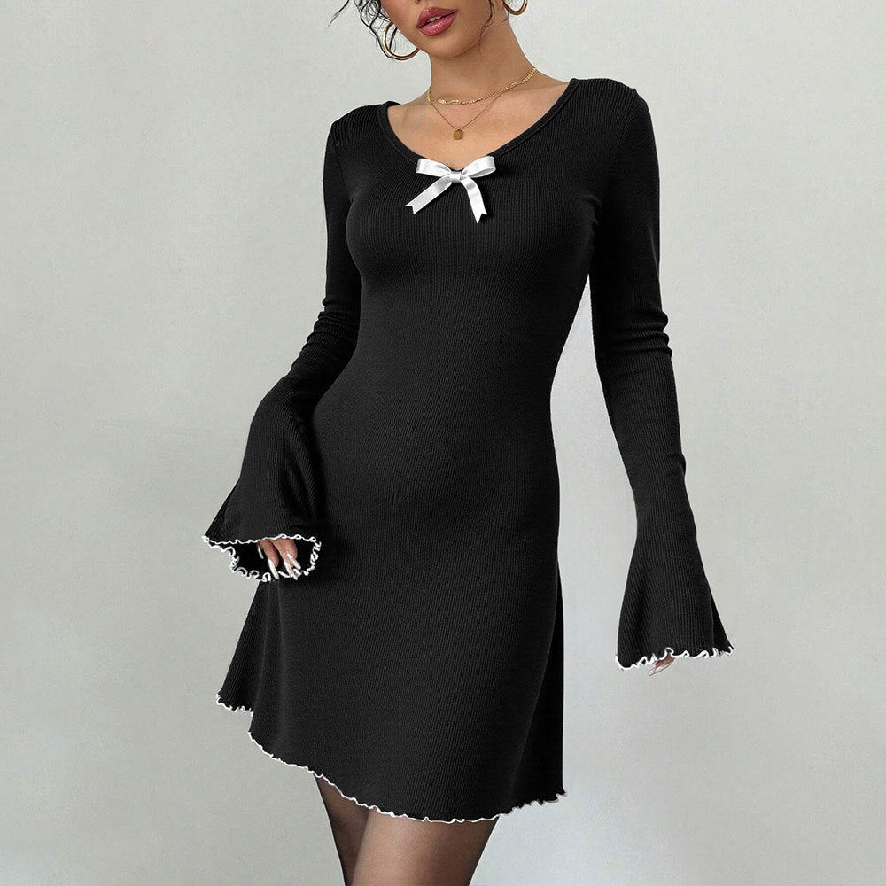 Robe mini pour femmes avec des détails de volants décoratifs et un charmant nœud décoratif Levoire