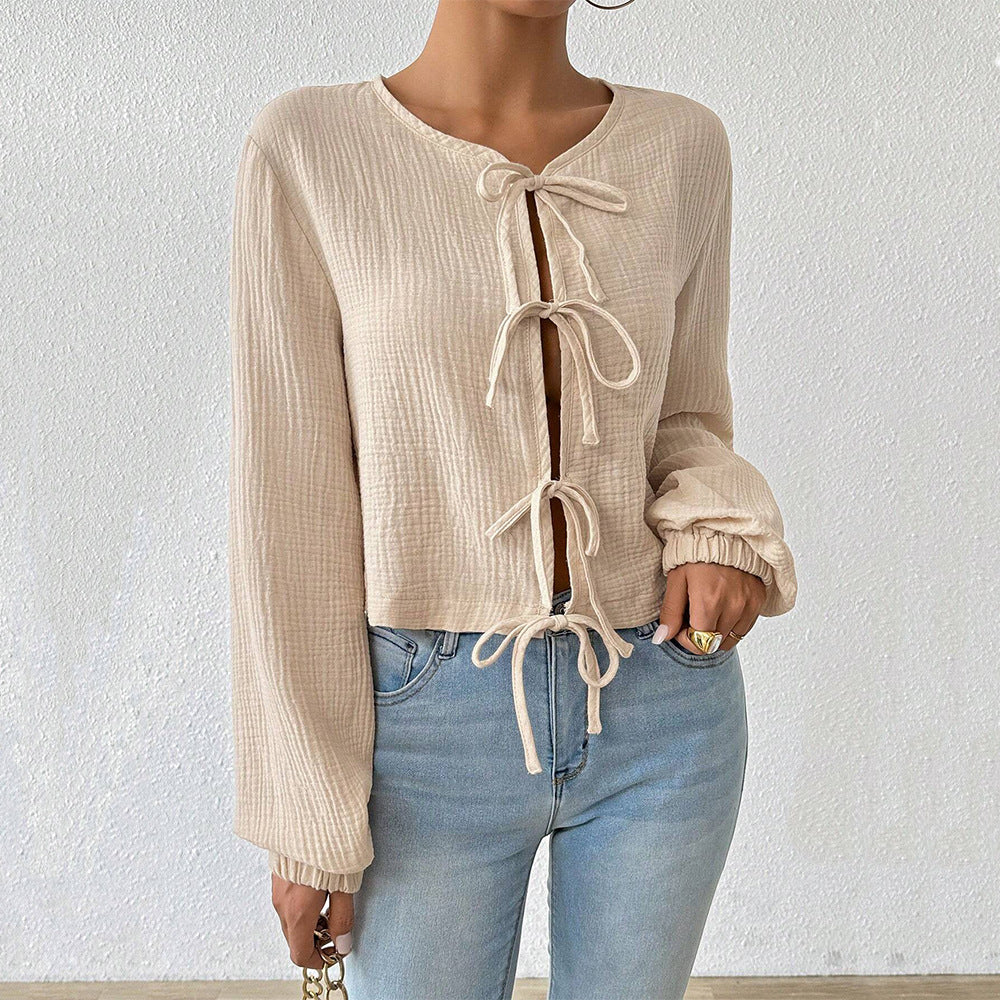 Blouse courte pour femmes avec des détails de lacets sophistiqués Levoire