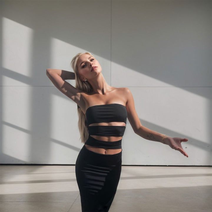 Robe Bodycon pour femmes avec encolure bandeau et détails découpés pratiques Levoire