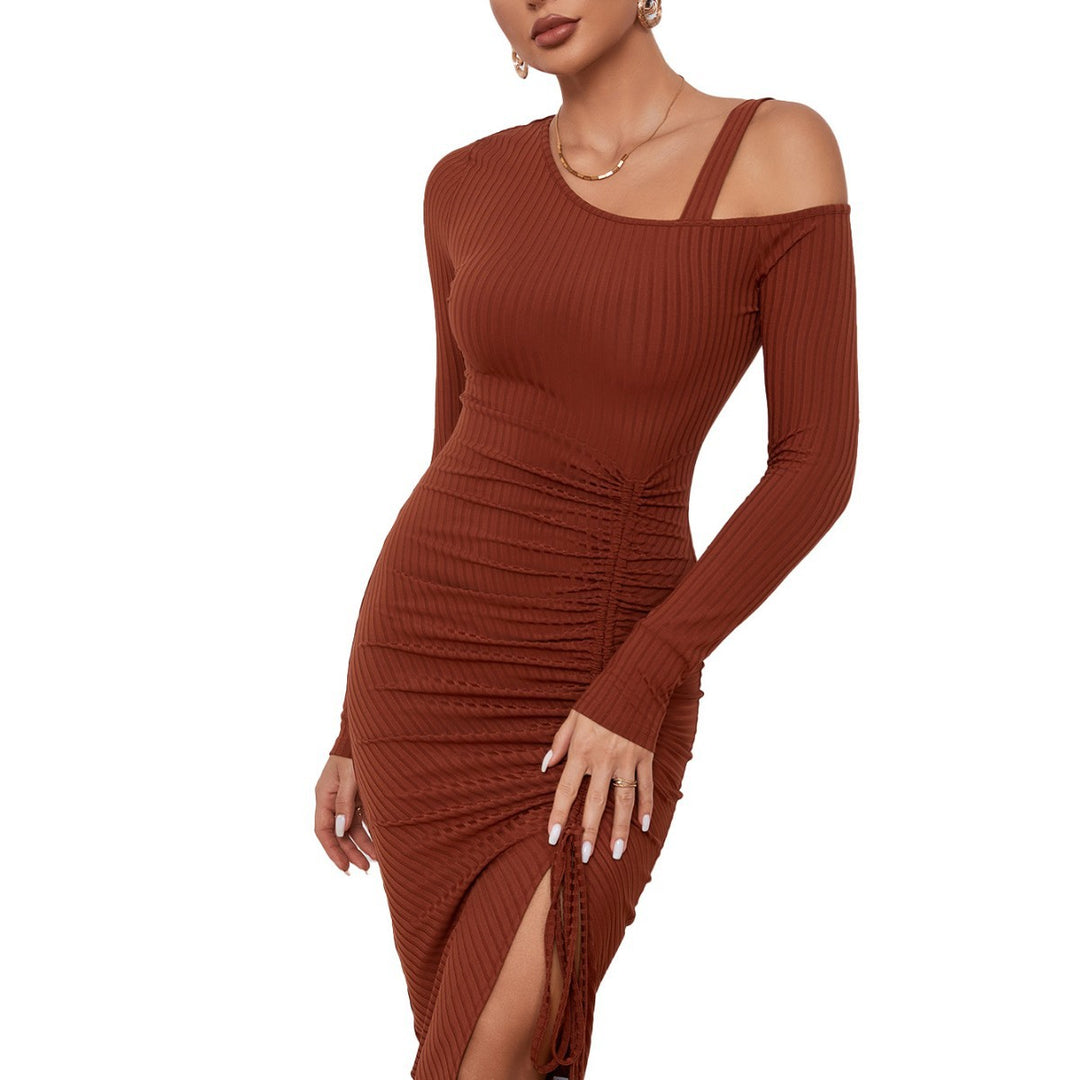 Robe ajustée en rib pour femme avec encolure asymétrique et fronces sophistiquées Levoire