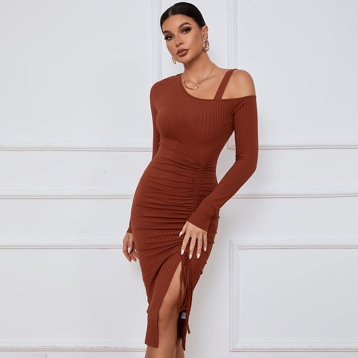 Robe ajustée en rib pour femme avec encolure asymétrique et fronces sophistiquées Levoire