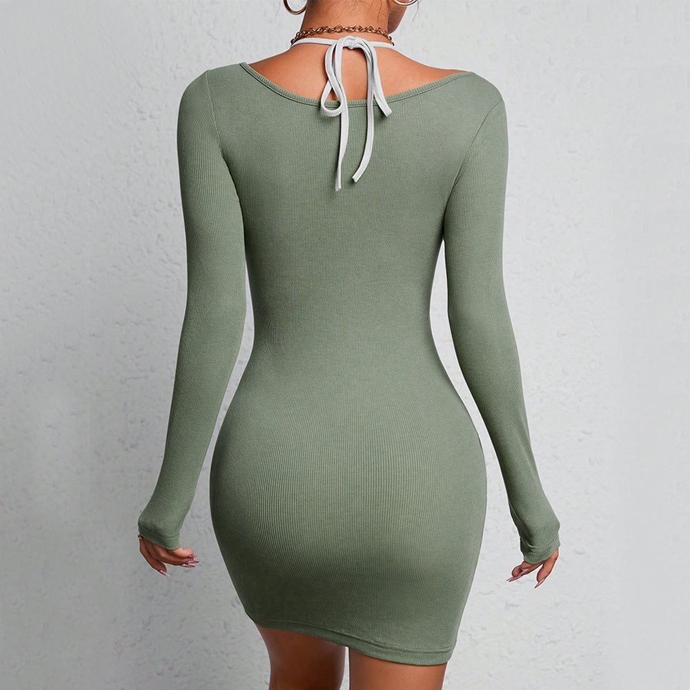 Robe longue ajustée pour femmes à manches longues avec décolleté raffiné et détails en côtes fines Levoire