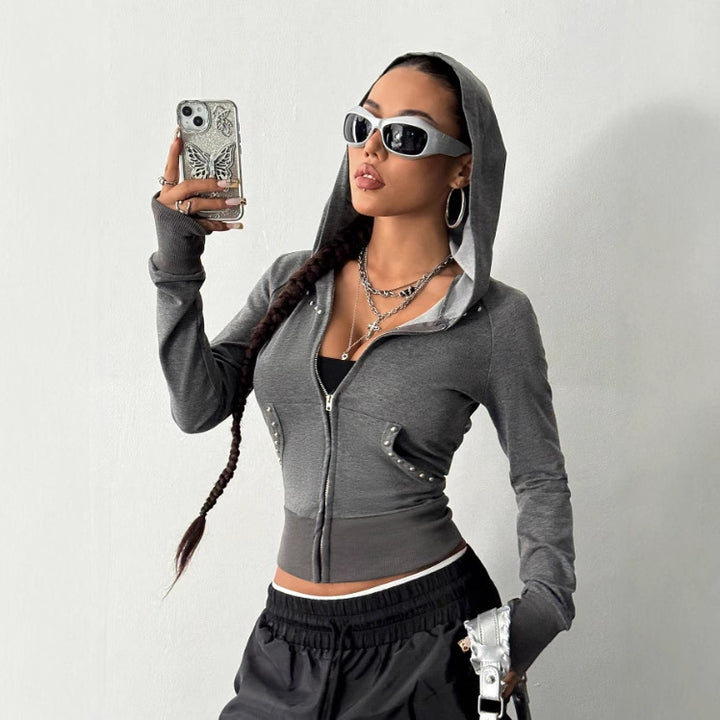 Veste à capuche sportive pour femmes avec des détails décoratifs en strass Levoire