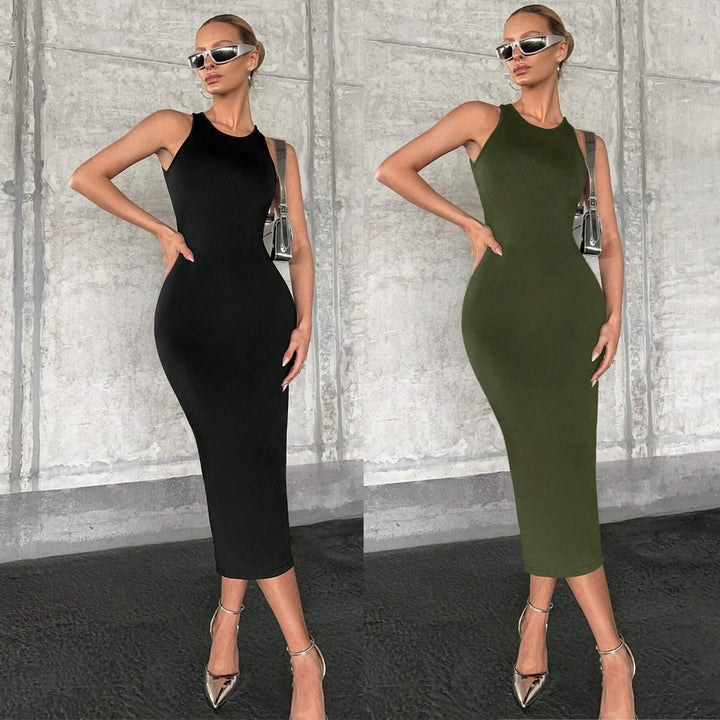 Robe midi près du corps pour femmes avec un décolleté bateau moderne et de fins détails côtelés Levoire
