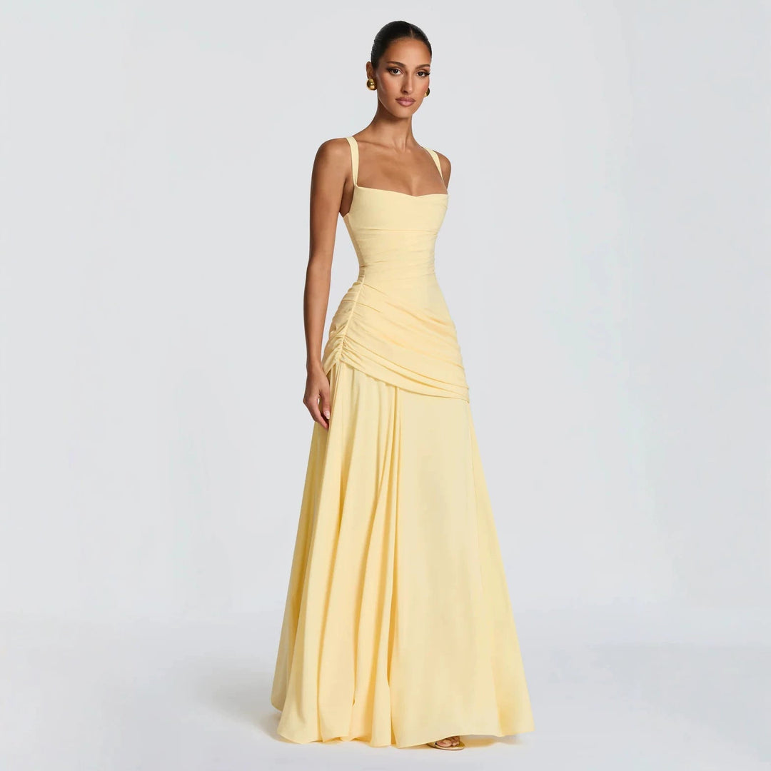 Robe fourreau pour femmes avec drapés raffinés Avriane