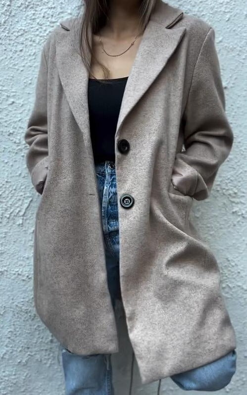 Manteau en laine élégant pour femmes avec un col à revers stylé Levoire