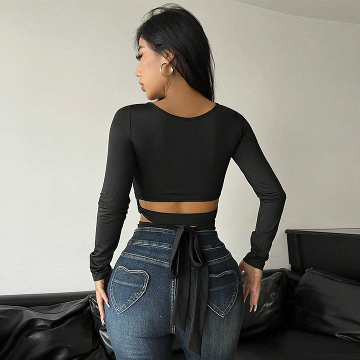 T-shirt long à manches longues pour femmes tendance avec détail de nœud sophistiqué et design découpé Levoire