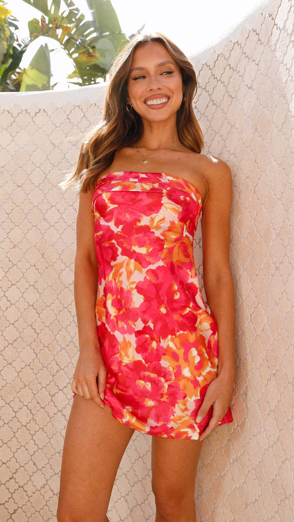 Robe mini sans bretelles en satin avec coupe élégante Levoire
