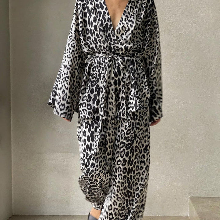 Levoire | Ensemble féminin à deux pièces – un look audacieux avec des motifs animaliers !