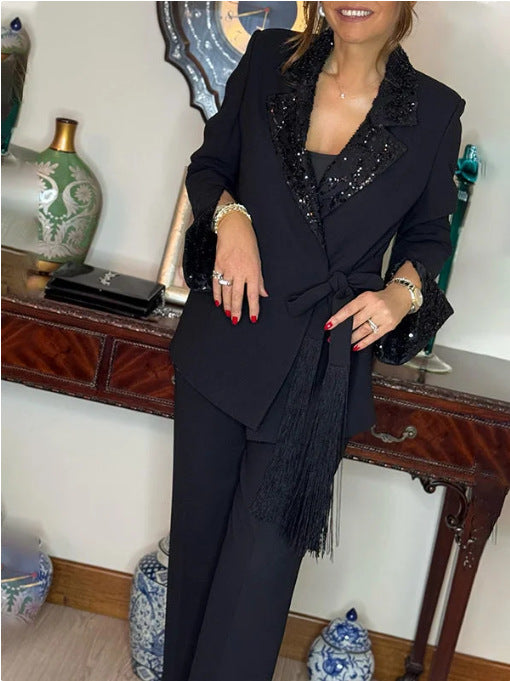 Ensemble de costume élégant pour femmes avec des accents scintillants et une ceinture ajustée Levoire