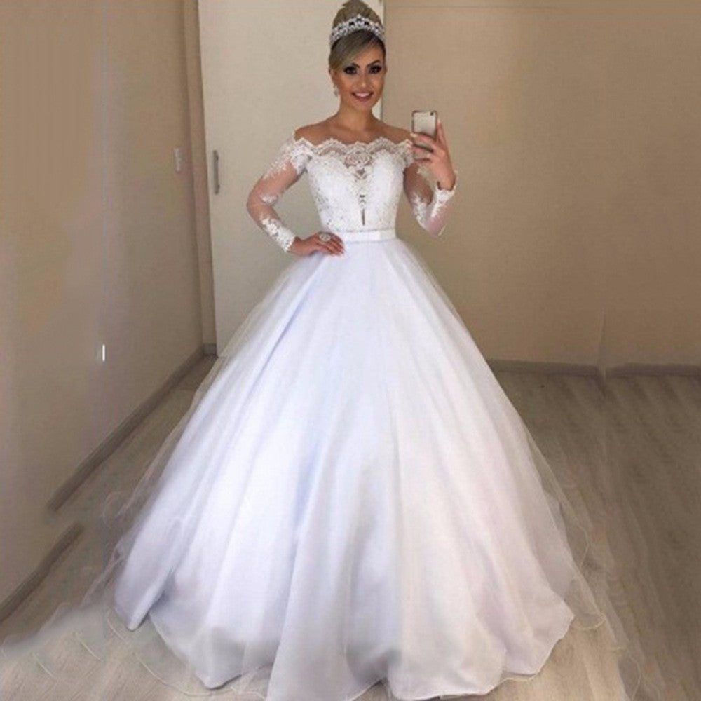 Levoire | Glamourösi dentelle bordure pufftrail robe de mariée