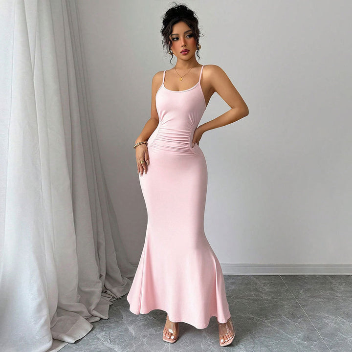 Robe maxi ajustée pour femme avec des bretelles spaghetti et un design drapé sophistiqué Levoire