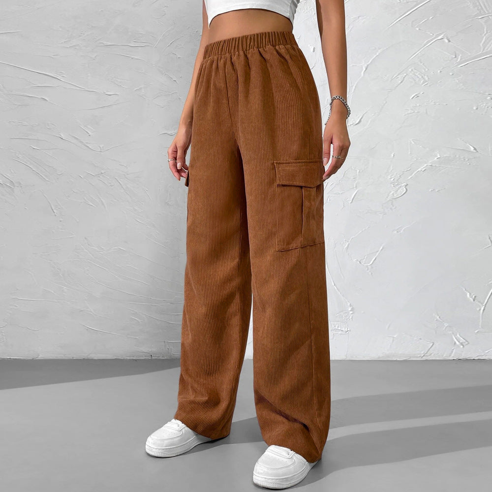 Pantalons cargo pour femmes en matériau velouté avec une taille élastique et des poches latérales pratiques Levoire