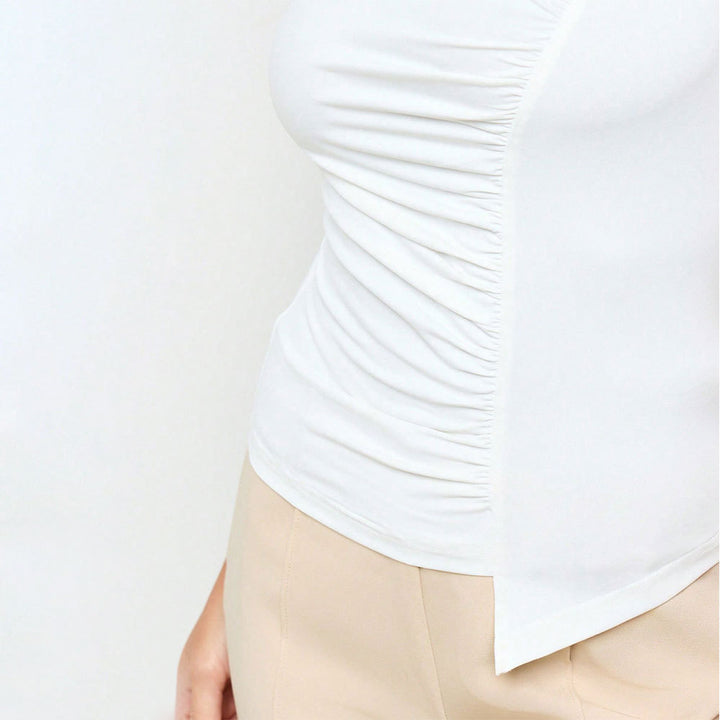 Haut asymétrique pour femmes avec un design de drapage sophistiqué et un effet élégant Levoire