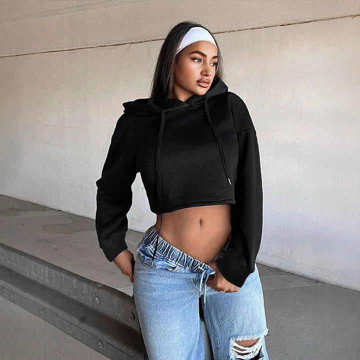 Sweatshirt court pour femmes avec une coupe décontractée et une capuche Levoire
