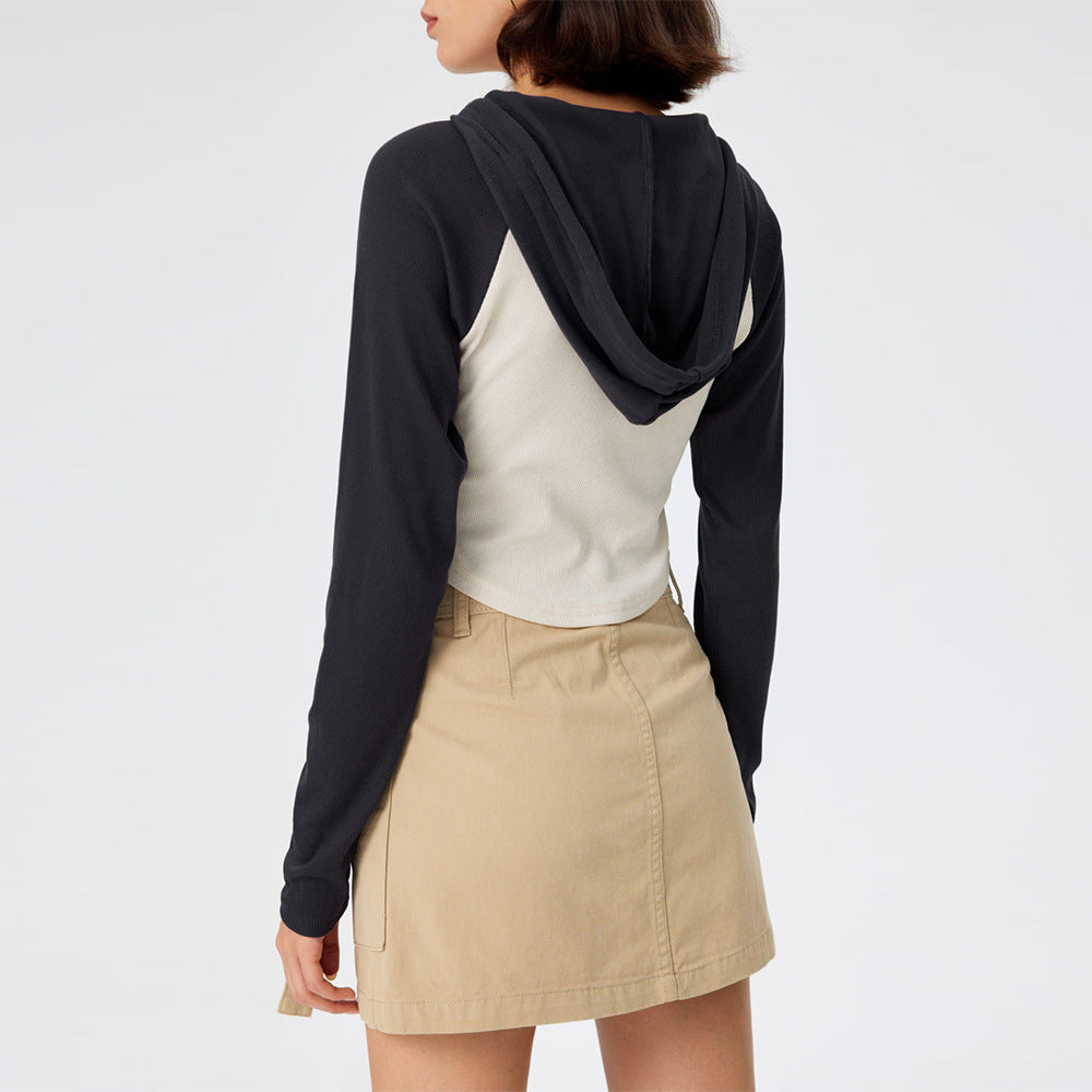 Top de sport court pour femmes avec capuche et manches longues Levoire
