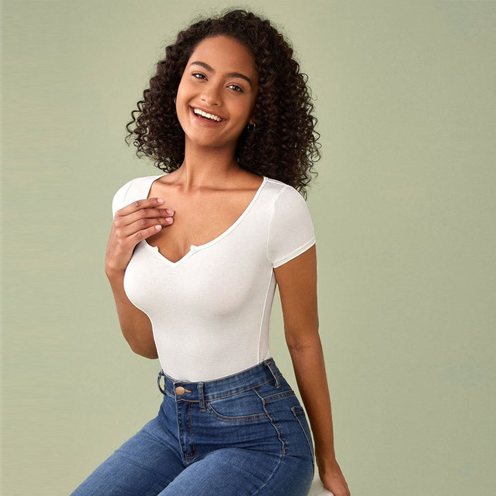 T-shirt ajusté pour femmes avec décolleté V profond et manches courtes Levoire