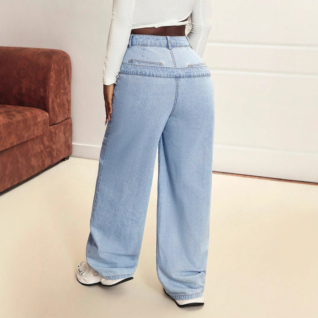 Jean large pour femmes avec une coupe innovante et un design asymétrique Levoire