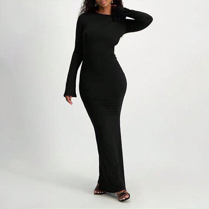 Robe maxi élégante à manches longues pour femme avec une silhouette près du corps et un décolleté en forme de clé Levoire