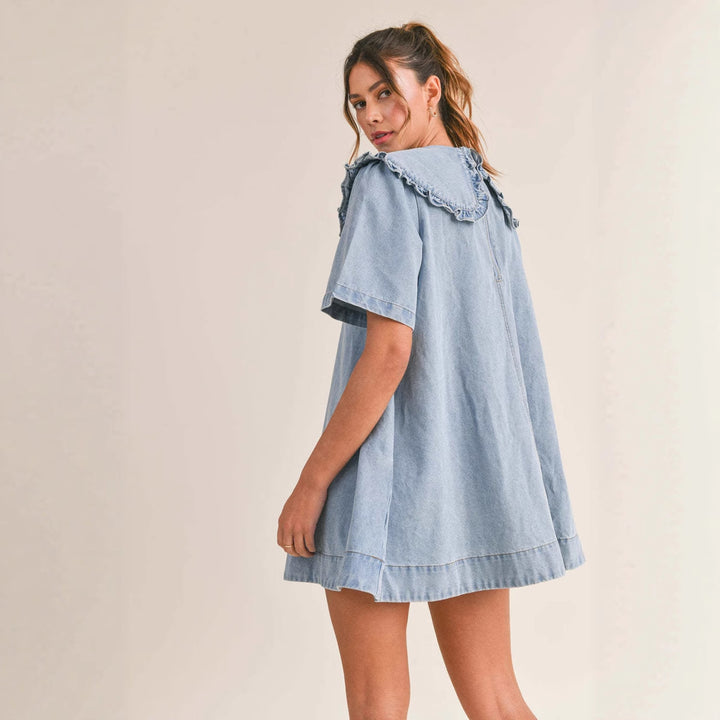 robe en denim pour femmes avec col volumineux et détails en volants Levoire