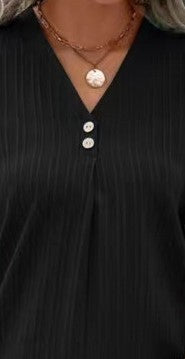 Blouse Femme à Col V avec Fines Rayures et Détails Bouton Levoire